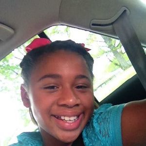 Meet your Posher, Angelina sharp